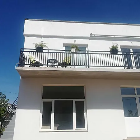 Franc Apartment *
